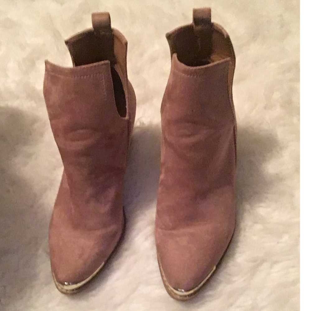Preowned dust rose cut off booties
